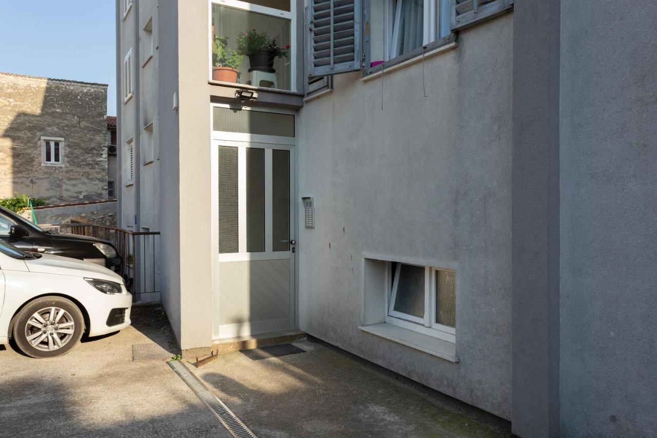 Apartman Izis Centar Pule Pula Extérieur photo