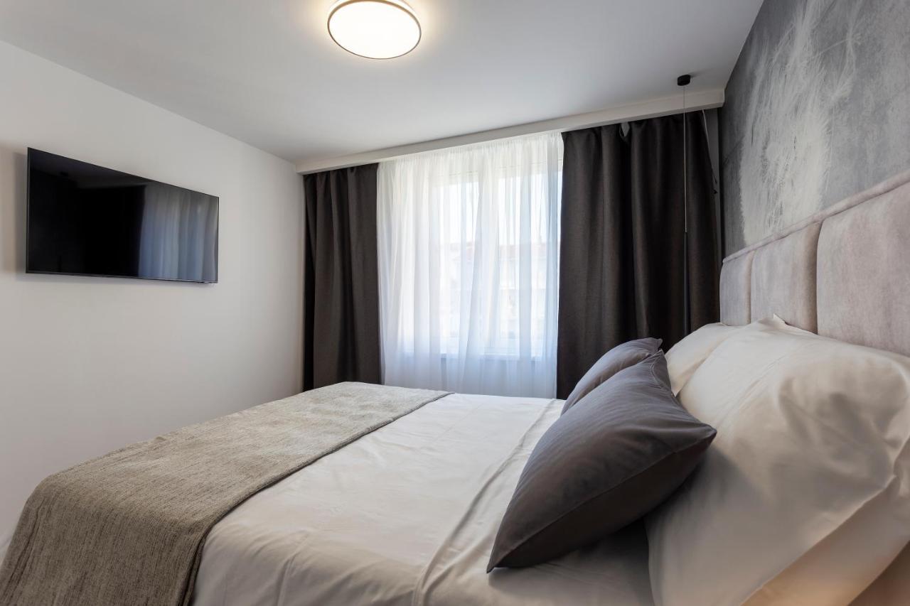 Apartman Izis Centar Pule Pula Extérieur photo